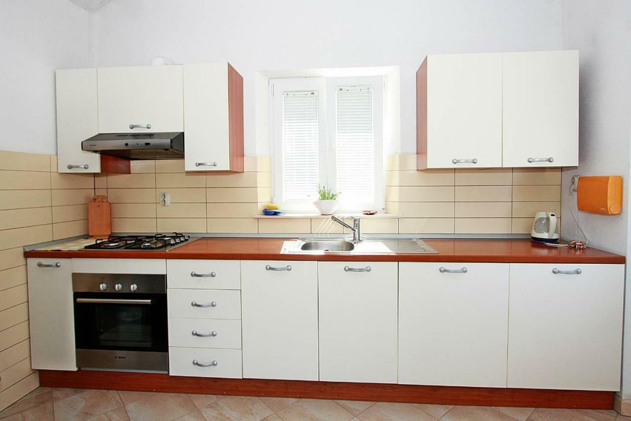 Apartmani Nila Pucisca Luaran gambar
