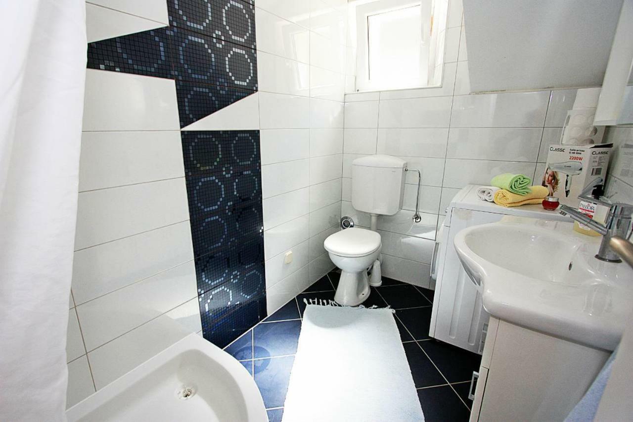 Apartmani Nila Pucisca Luaran gambar