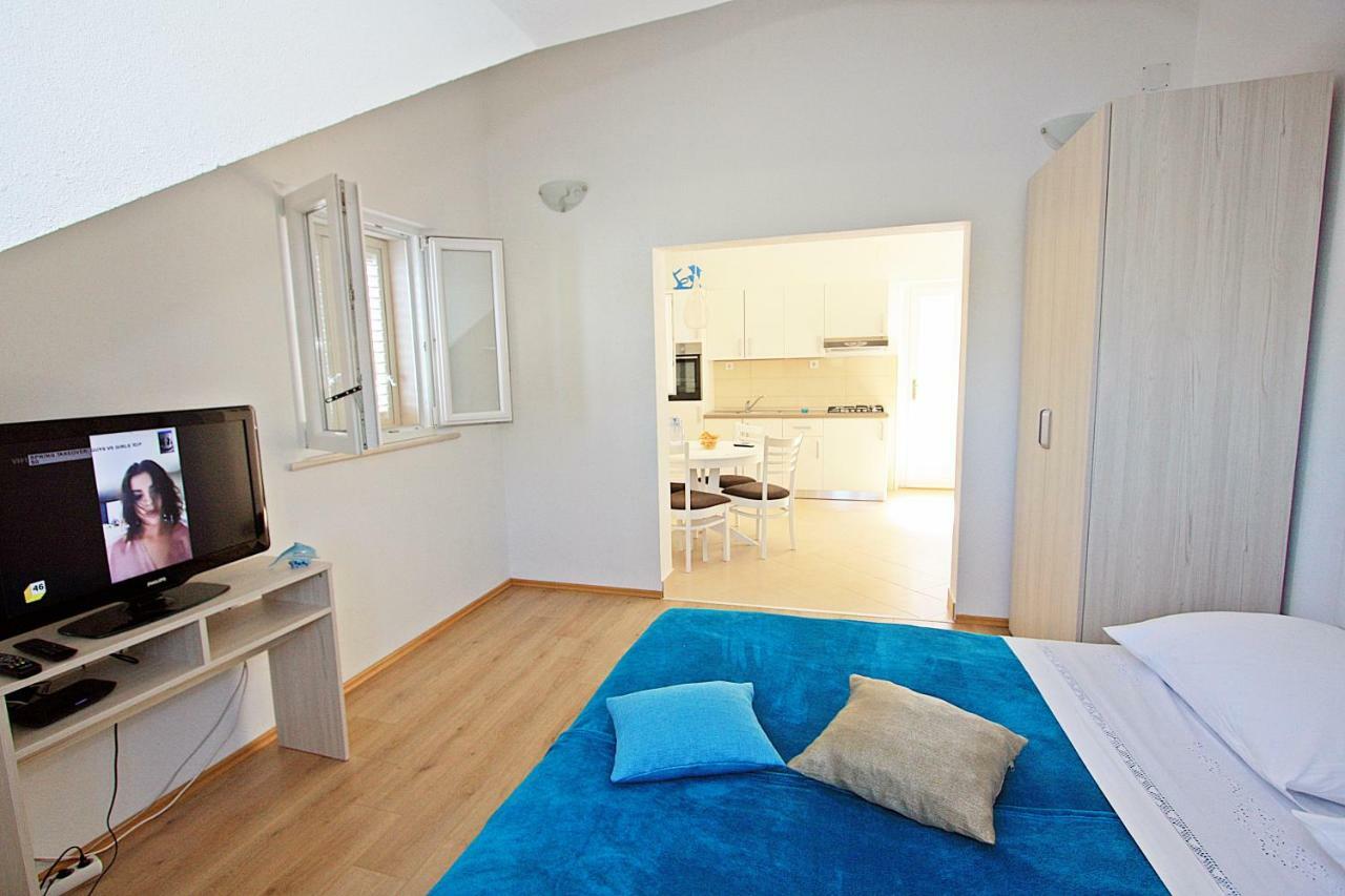 Apartmani Nila Pucisca Luaran gambar