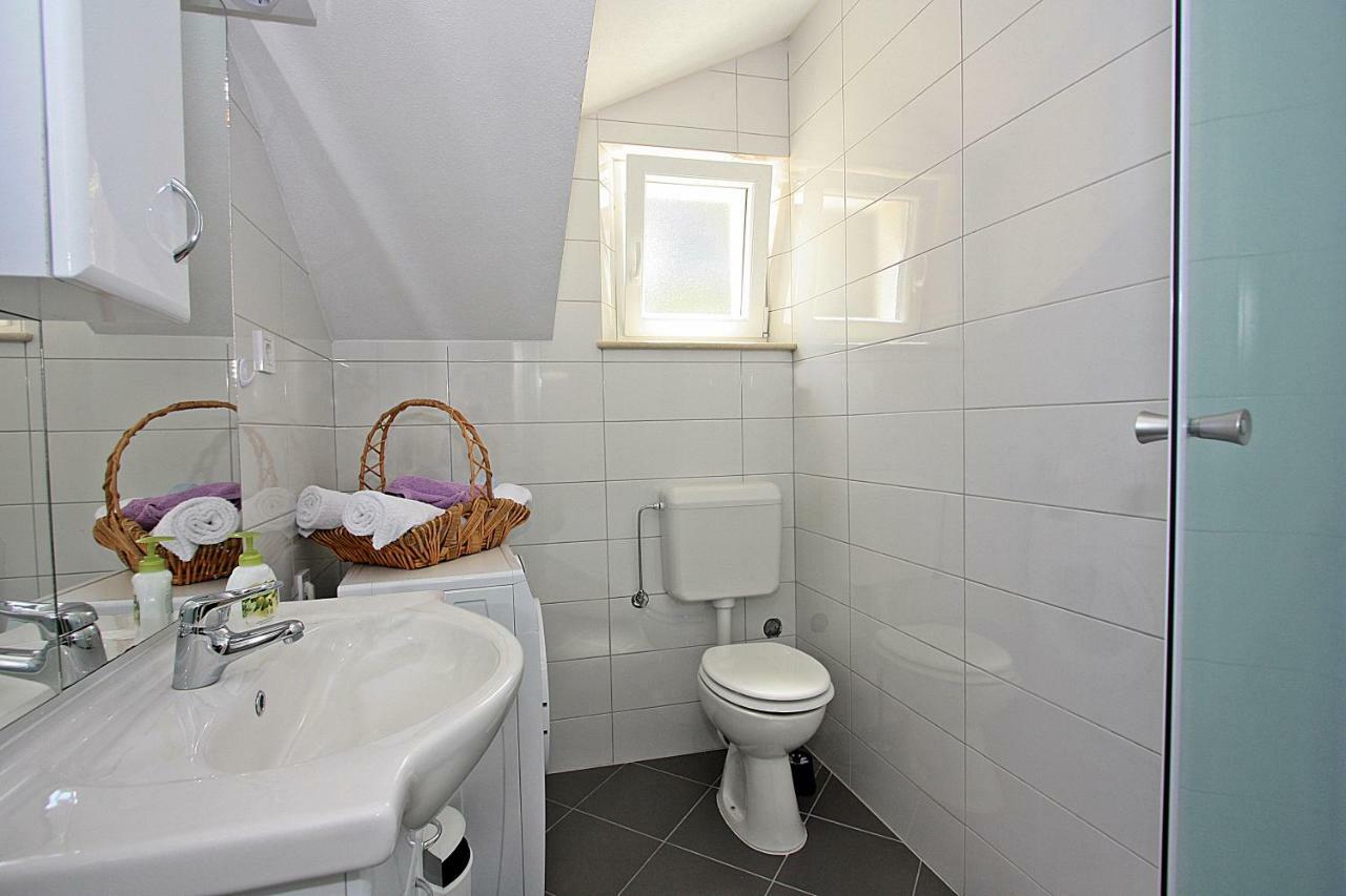 Apartmani Nila Pucisca Luaran gambar