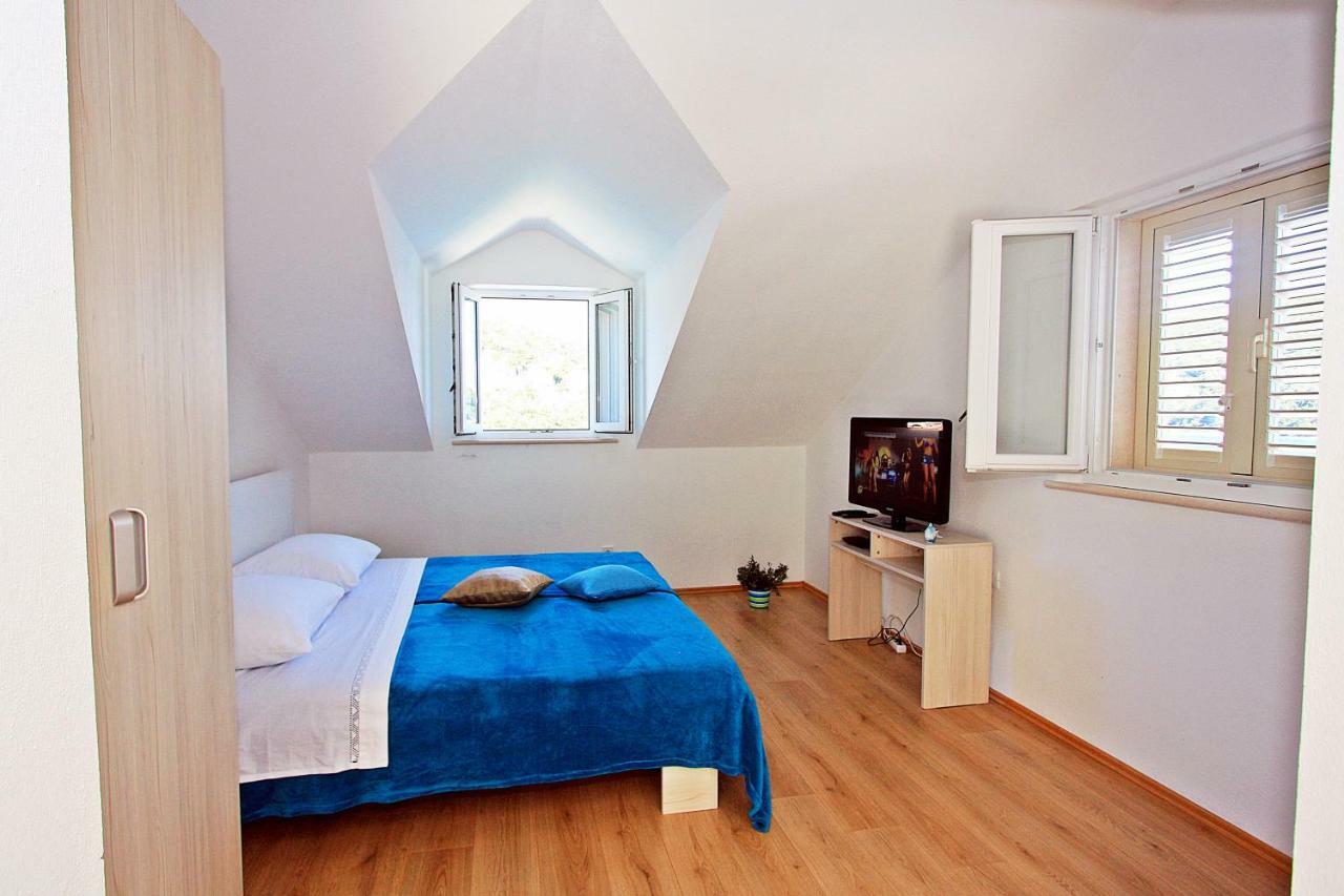 Apartmani Nila Pucisca Luaran gambar