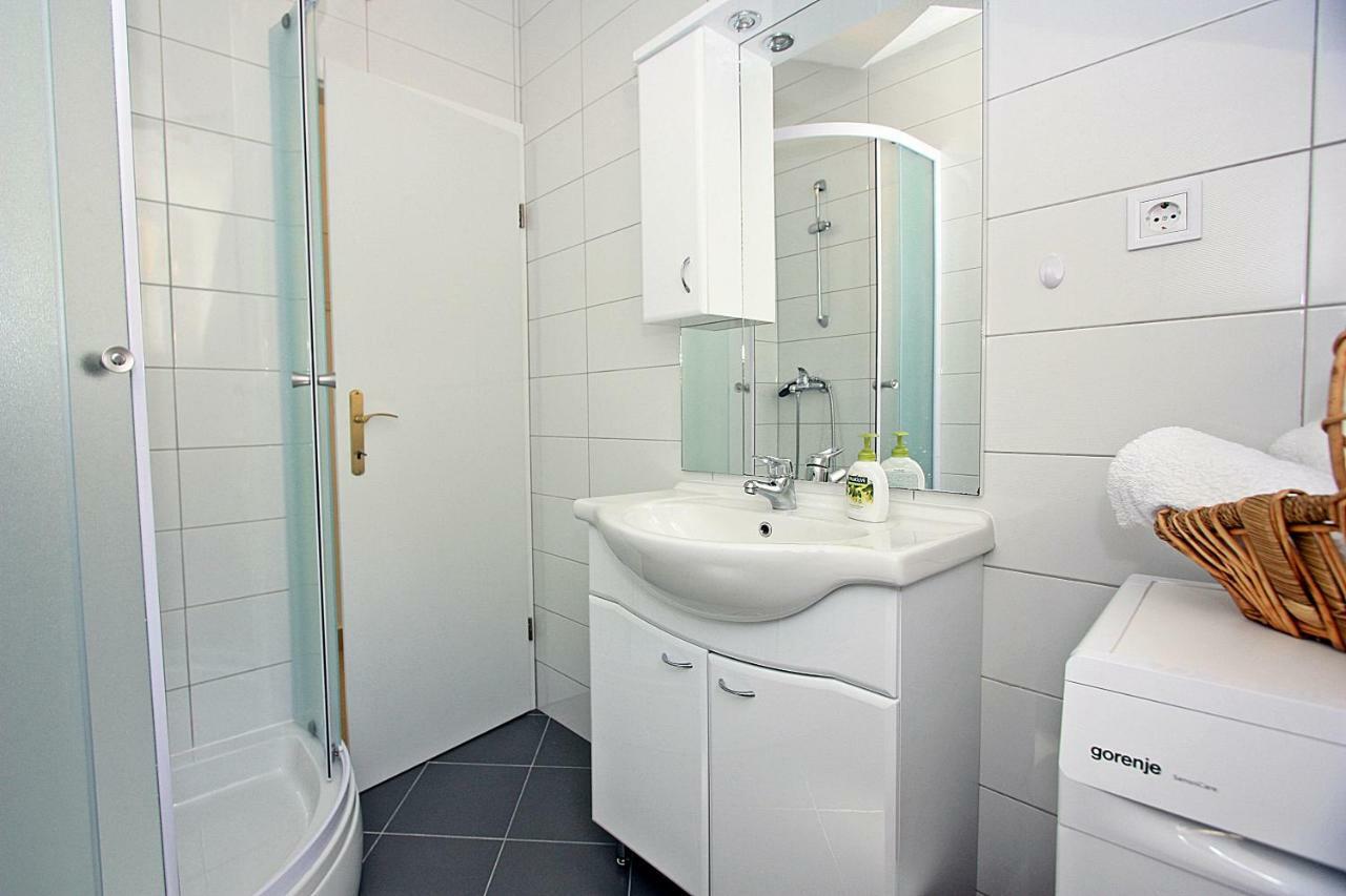 Apartmani Nila Pucisca Luaran gambar
